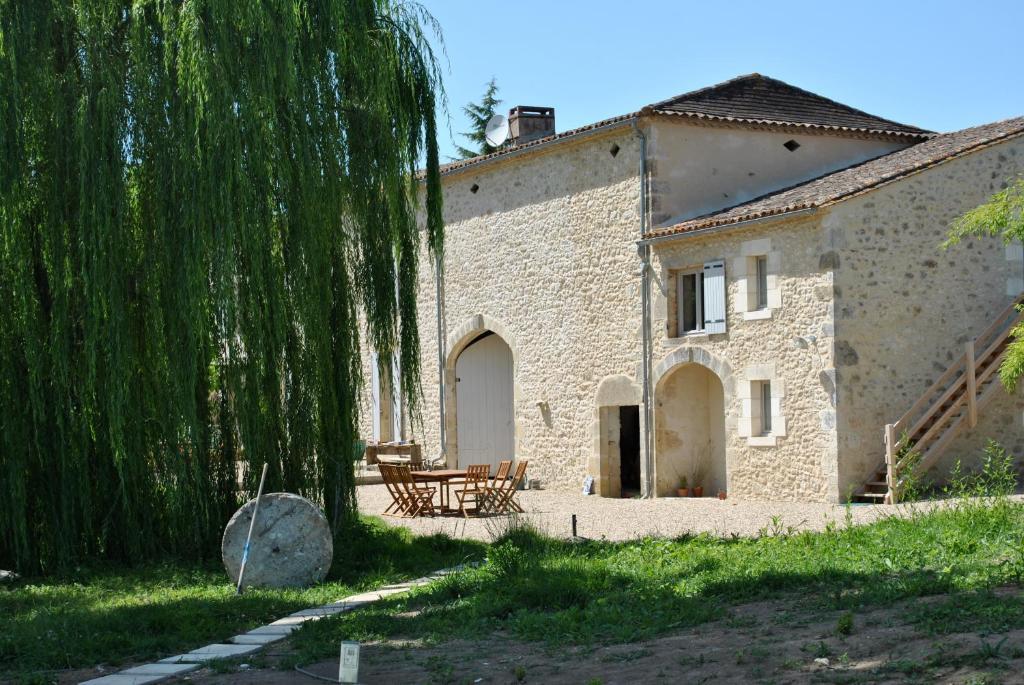 فندق Les Foucauds Saint-Quentin-de-Caplong المظهر الخارجي الصورة